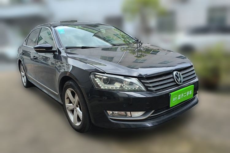 Used Volkswagen Passat 2014 1.8TSI DSG Prestige Edition Front Right 45 Deg