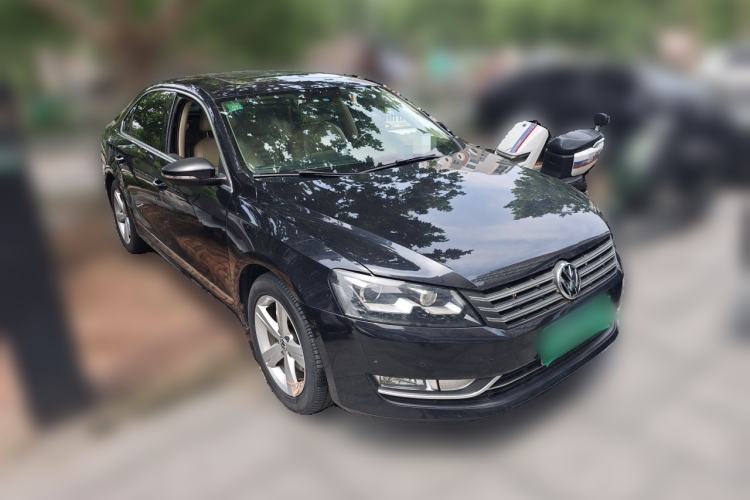 Used Volkswagen Passat 2014 1.8TSI DSG Prestige Edition Front Right 45 Deg
