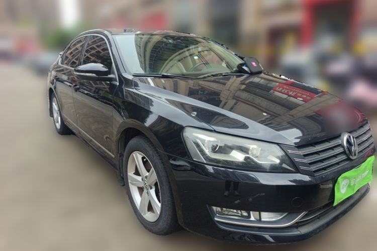 Used Volkswagen Passat 2014 1.8TSI DSG Prestige Edition Front Right 45 Deg