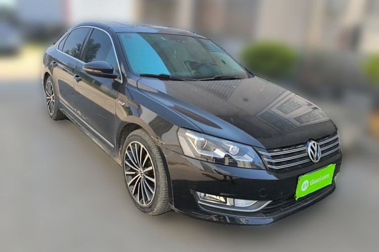 Used Volkswagen Passat 2014 1.8TSI DSG 30th Anniversary Edition Front Right 45 Deg