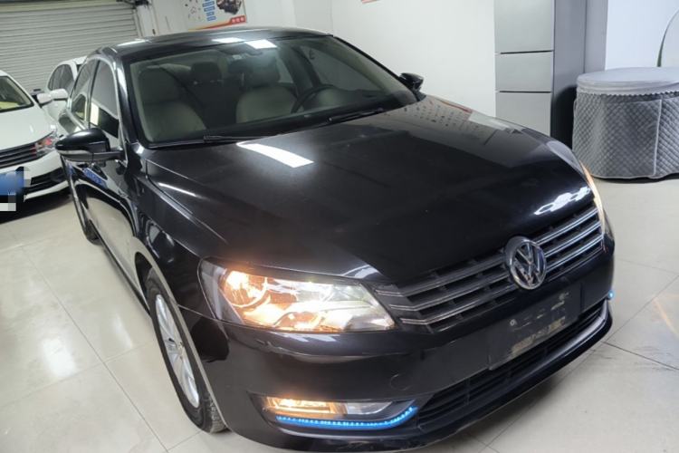 Used Volkswagen Passat 2014 1.8TSI DSG Prestige Edition Front Right 45 Deg