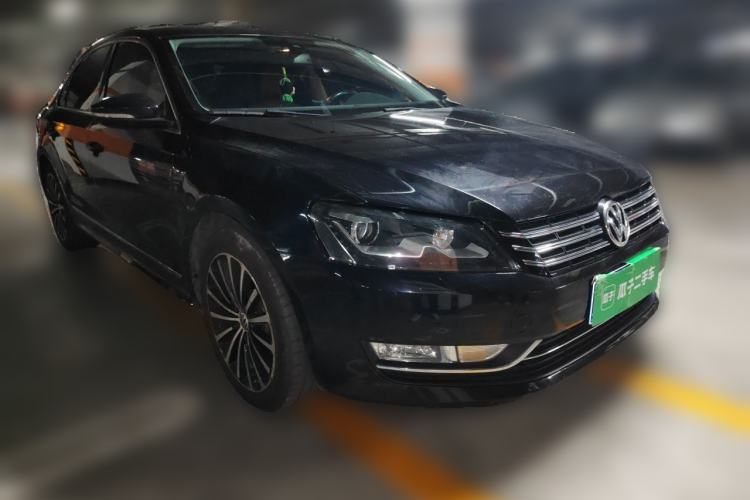 Used Volkswagen Passat 2014 2.0 TSI DSG Ultimate Edition Front Right 45 Deg