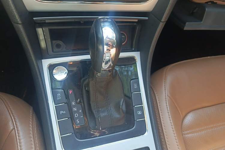 Used Volkswagen Passat 2014 2.0 TSI DSG Prestige Edition Gear Lever