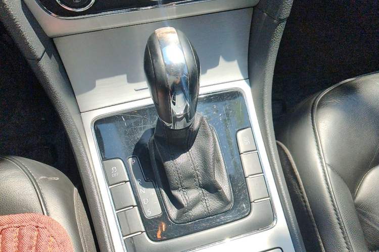 Used Volkswagen Passat 2014 1.8TSI DSG Prestige Edition Gear Lever