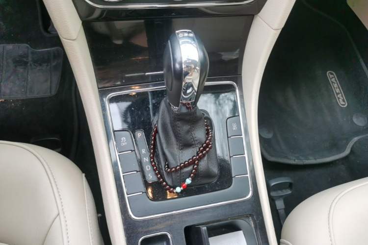 Used Volkswagen Passat 2014 1.8TSI DSG Prestige Edition Gear Lever