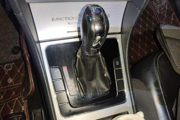 Used Volkswagen Passat 2014 1.8TSI DSG Prestige Edition Gear Lever
