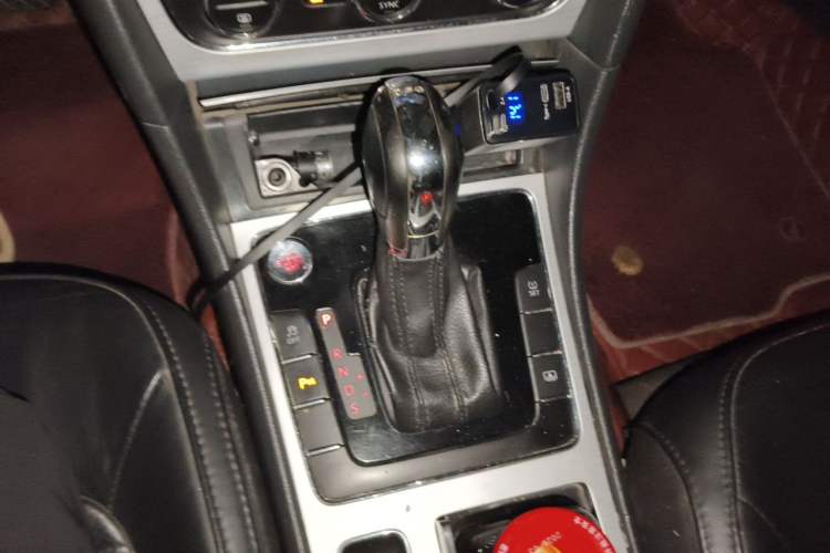 Used Volkswagen Passat 2014 1.8TSI DSG Prestige Edition Gear Lever
