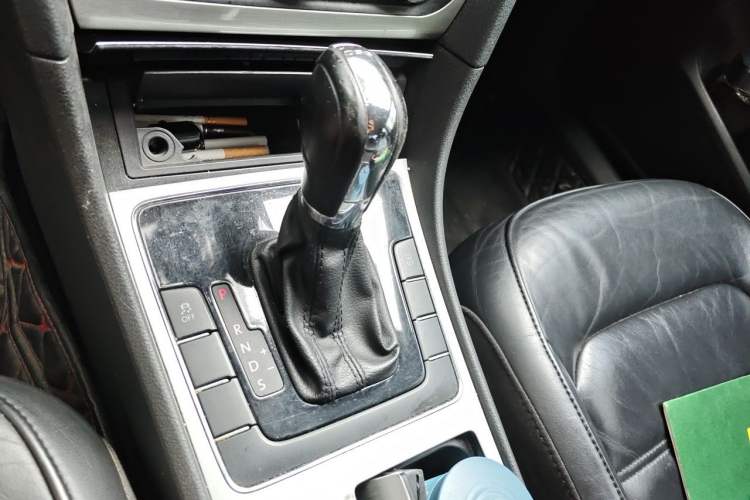 Used Volkswagen Passat 2014 1.8TSI DSG Prestige Edition Gear Lever