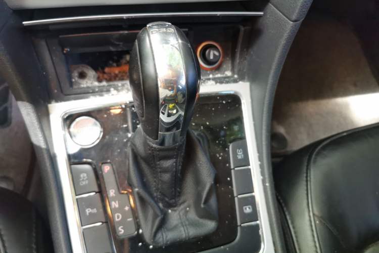 Used Volkswagen Passat 2014 1.8TSI DSG Prestige Edition Gear Lever