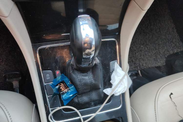 Used Volkswagen Passat 2014 1.8TSI DSG Prestige Edition Gear Lever