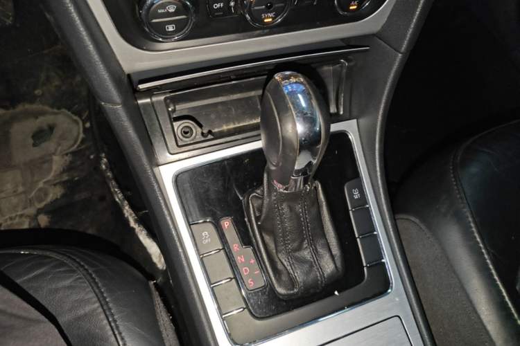 Used Volkswagen Passat 2014 1.8TSI DSG Prestige Edition Gear Lever