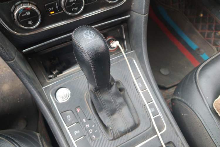 Used Volkswagen Passat 2014 1.8TSI DSG Prestige Edition Gear Lever