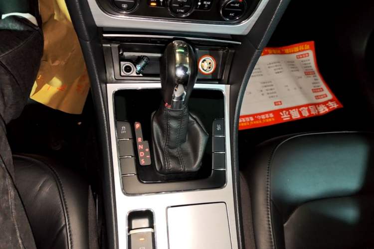 Used Volkswagen Passat 2014 1.8TSI DSG Prestige Edition Gear Lever