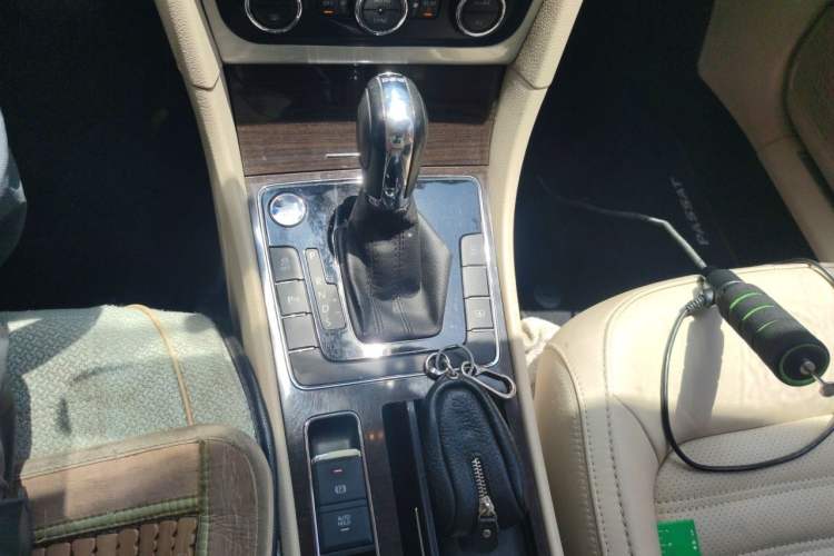 Used Volkswagen Passat 2014 1.8TSI DSG Prestige Edition Gear Lever