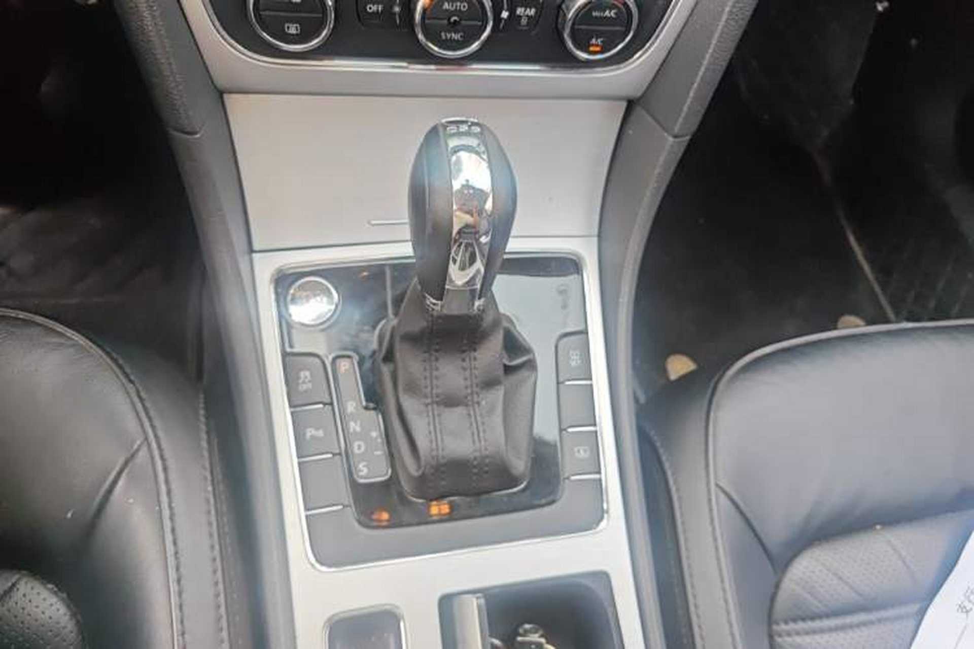 Used Volkswagen Passat 2014 1.8TSI DSG Prestige Edition Gear Lever