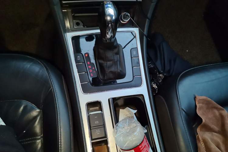 Used Volkswagen Passat 2014 1.8TSI DSG Prestige Edition Gear Lever