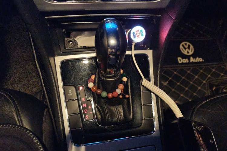 Used Volkswagen Passat 2014 1.8TSI DSG Prestige Navigation Edition Gear Lever
