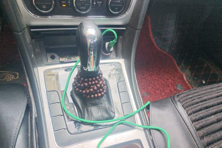 Used Volkswagen Passat 2014 1.8TSI DSG Prestige Navigation Edition Gear Lever