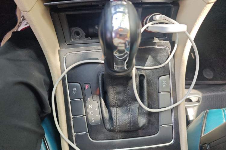 Used Volkswagen Passat 2014 1.8TSI DSG Prestige Edition Gear Lever