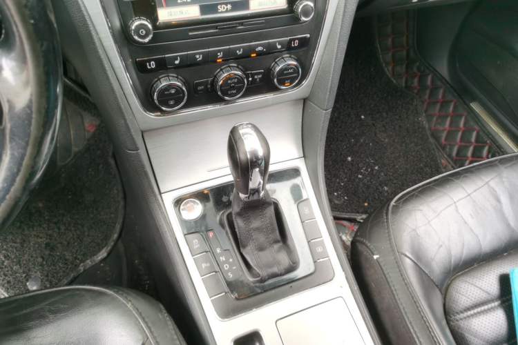 Used Volkswagen Passat 2014 2.0 TSI DSG Ultimate Edition Gear Lever