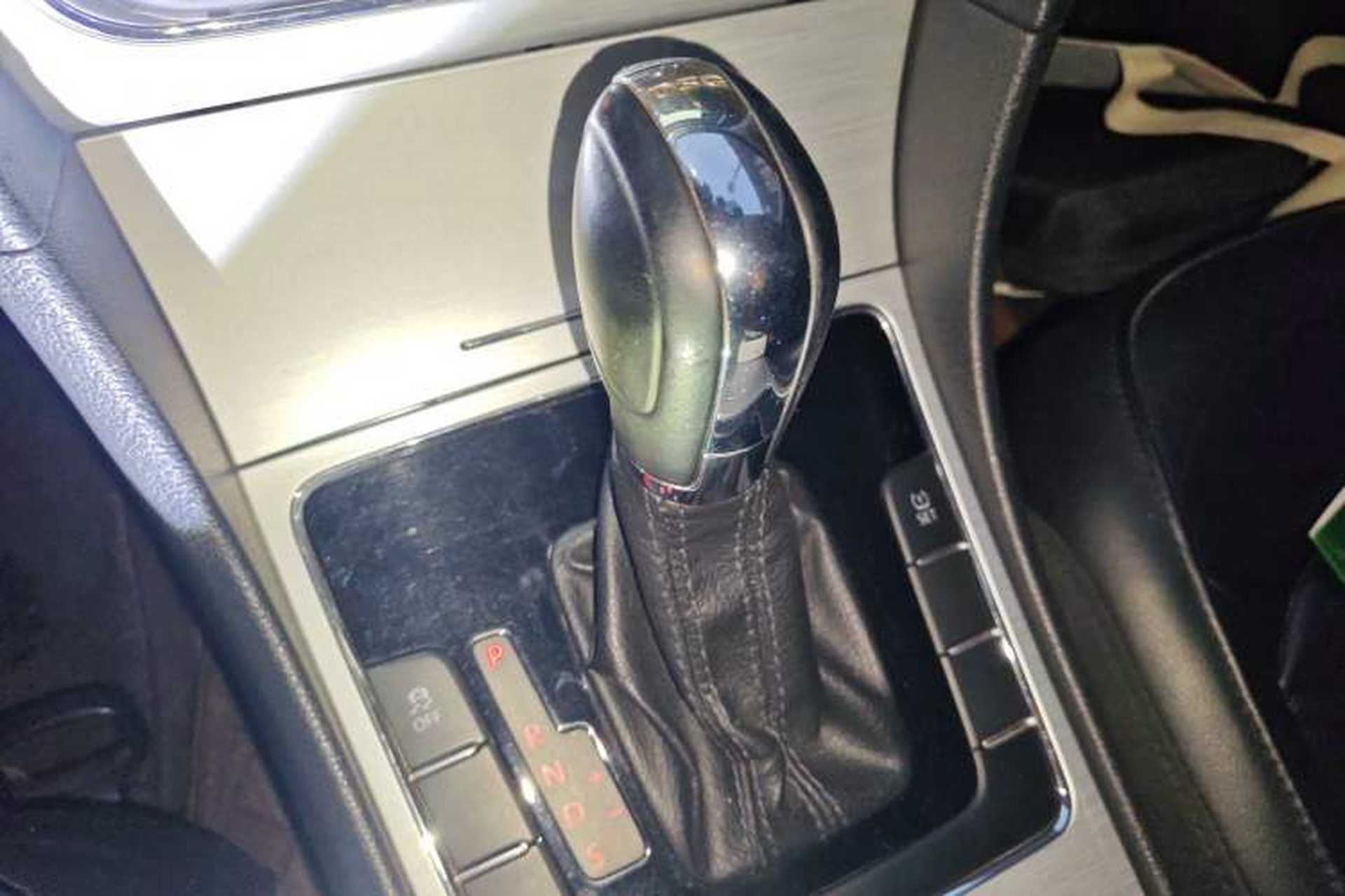 Used Volkswagen Passat 2014 1.8TSI DSG Prestige Edition Gear Lever
