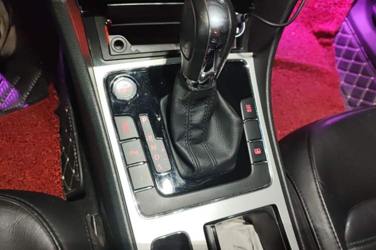 Used Volkswagen Passat 2014 1.8TSI DSG Prestige Edition Gear Lever
