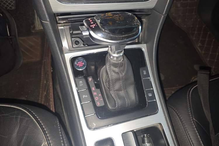 Used Volkswagen Passat 2014 2.0 TSI DSG Prestige Edition Gear Lever
