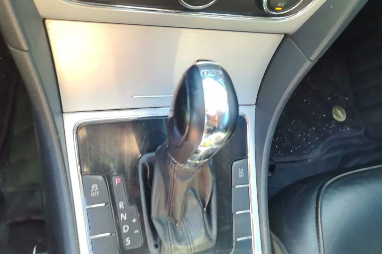 Used Volkswagen Passat 2014 1.4TSI DSG Prestige Edition Gear Lever