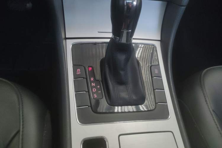 Used Volkswagen Passat 2014 1.8TSI DSG Prestige Edition Gear Lever