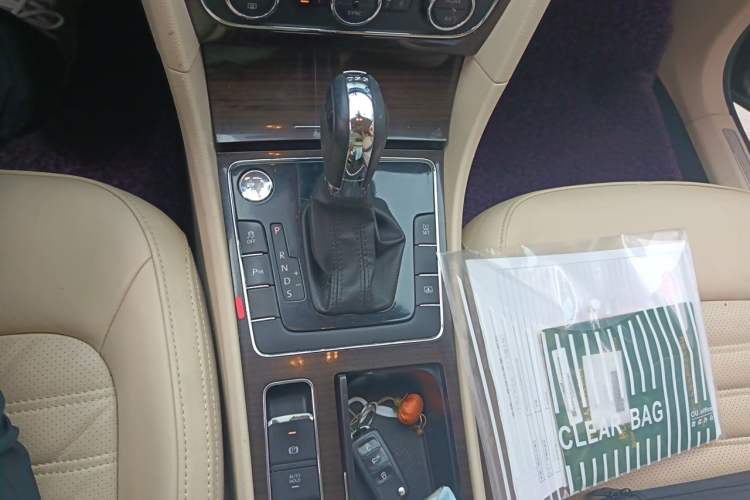 Used Volkswagen Passat 2014 1.8TSI DSG Prestige Edition Gear Lever