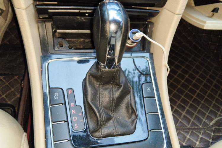 Used Volkswagen Passat 2014 1.8TSI DSG Prestige Edition Gear Lever