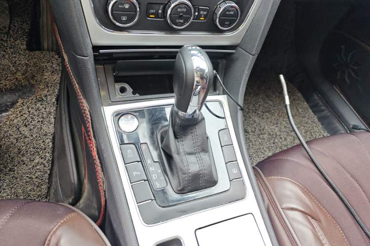 Used Volkswagen Passat 2014 1.8TSI DSG Prestige Edition Gear Lever
