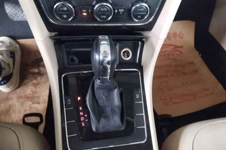 Used Volkswagen Passat 2014 1.8TSI DSG Prestige Edition Gear Lever