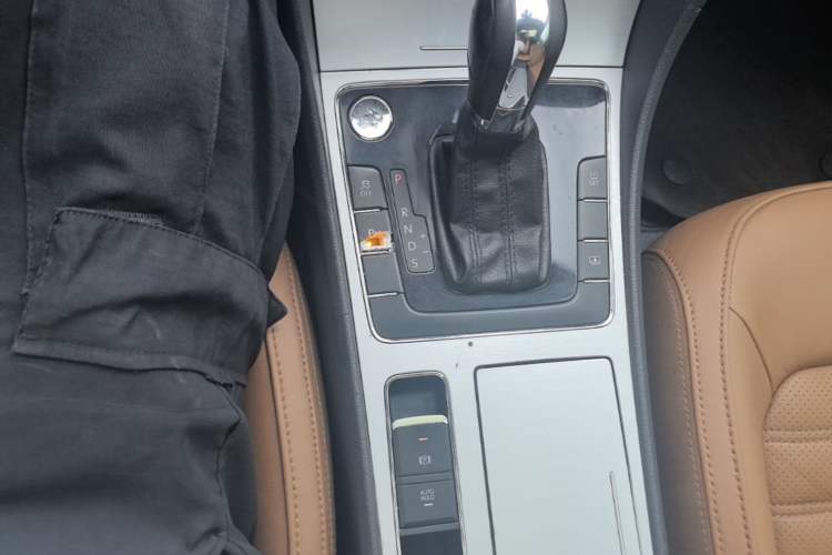 Used Volkswagen Passat 2014 1.8TSI DSG Prestige Edition Gear Lever