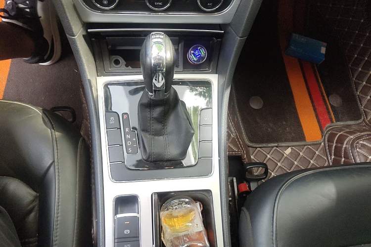 Used Volkswagen Passat 2014 1.8TSI DSG Prestige Edition Gear Lever