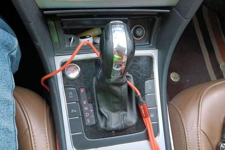 Used Volkswagen Passat 2014 1.8TSI DSG Prestige Navigation Edition Gear Lever