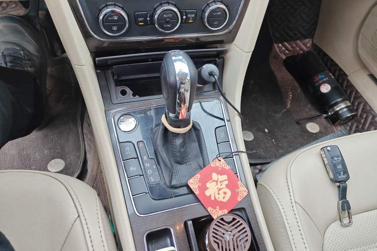 Used Volkswagen Passat 2014 1.8TSI DSG Prestige Edition Gear Lever