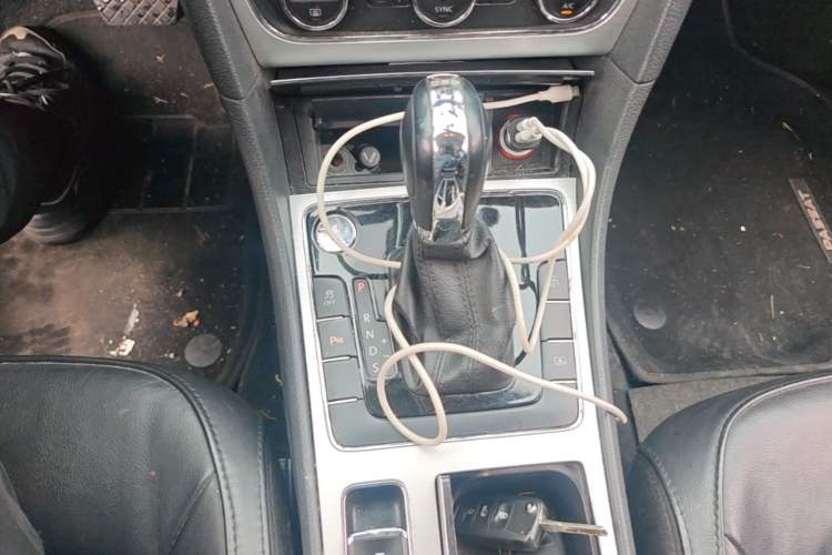 Used Volkswagen Passat 2014 1.8TSI DSG Prestige Edition Gear Lever