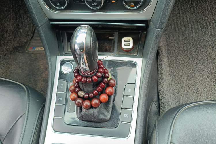 Used Volkswagen Passat 2014 2.0 TSI DSG Prestige Navigation Edition Gear Lever