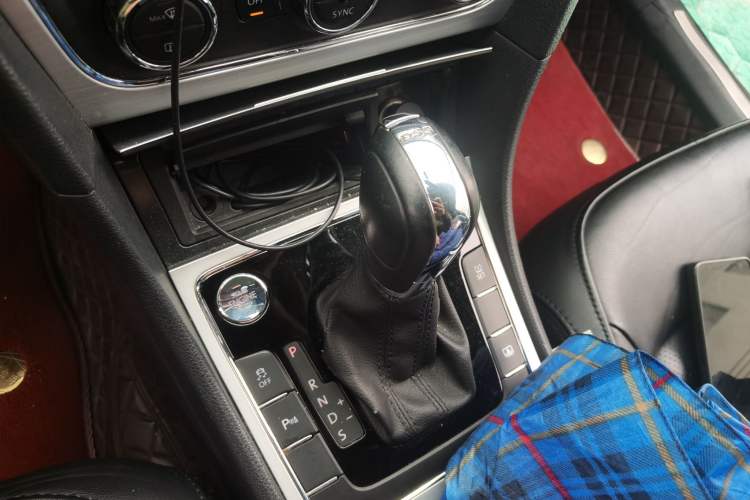Used Volkswagen Passat 2014 1.8TSI DSG Prestige Edition Gear Lever