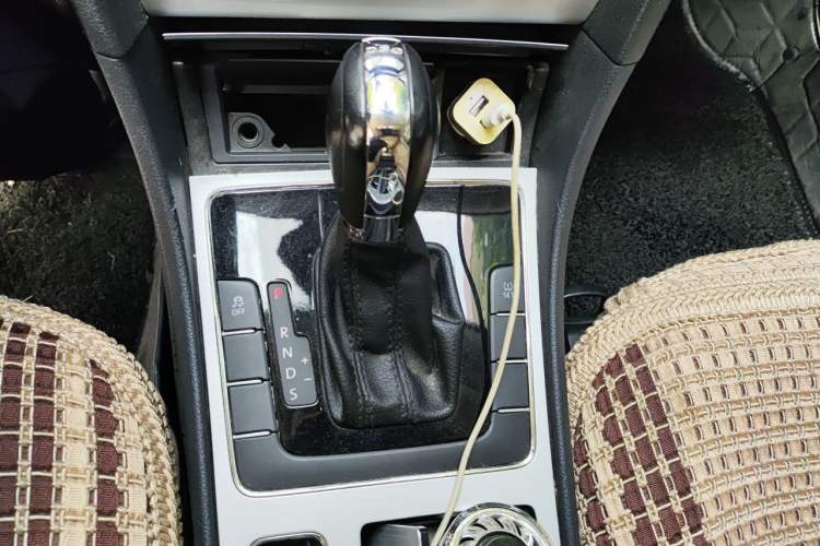 Used Volkswagen Passat 2014 1.8TSI DSG Prestige Edition Gear Lever