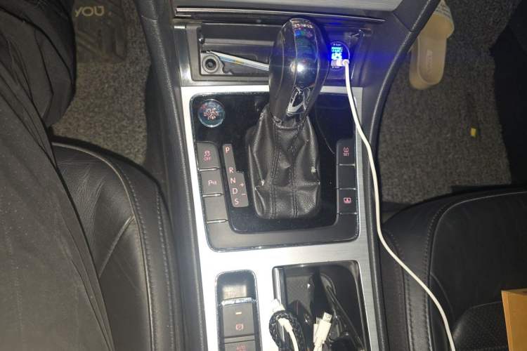 Used Volkswagen Passat 2014 1.8TSI DSG Prestige Edition Gear Lever