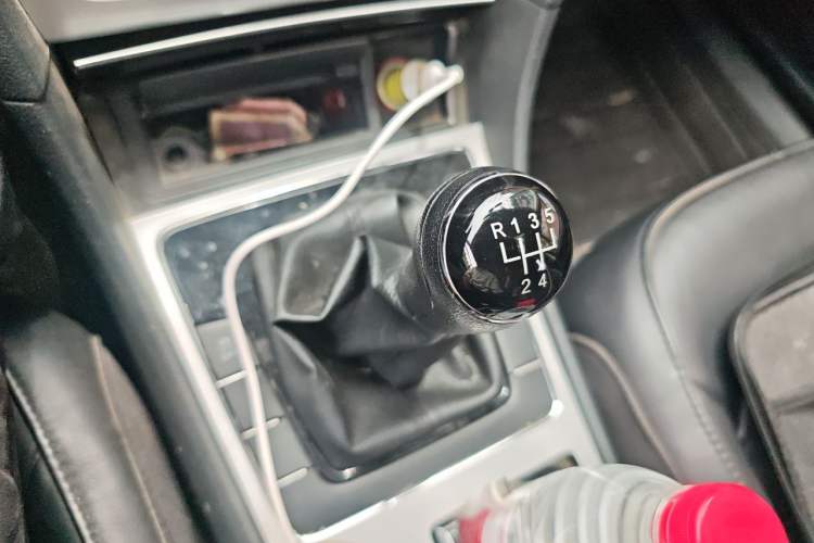 Used Volkswagen Passat 2014 1.4TSI Manual Prestige Edition Gear Lever
