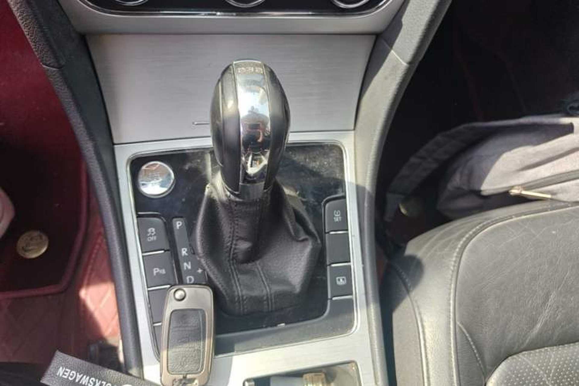 Used Volkswagen Passat 2014 2.0 TSI DSG Prestige Edition Gear Lever
