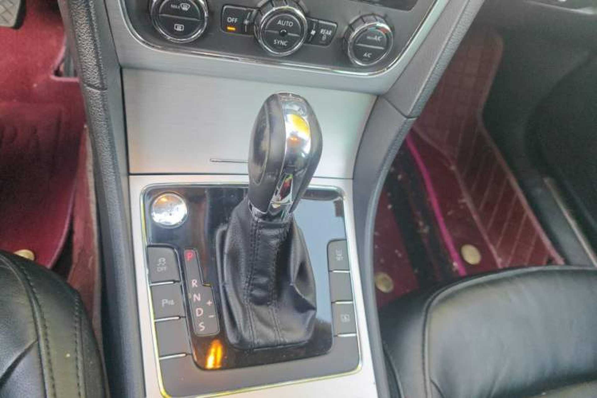 Used Volkswagen Passat 2014 1.8TSI DSG Prestige Edition Gear Lever