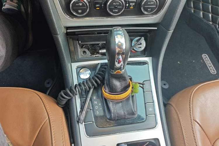 Used Volkswagen Passat 2014 1.8TSI DSG Prestige Edition Gear Lever