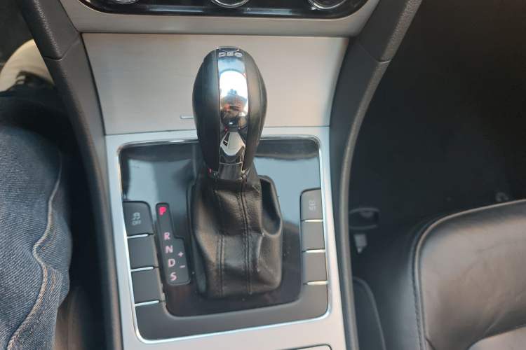 Used Volkswagen Passat 2014 1.8TSI DSG Prestige Edition Gear Lever