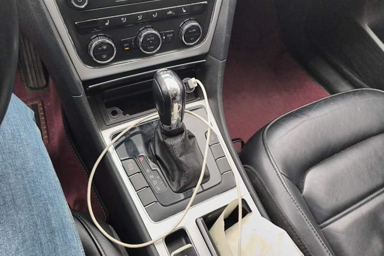 Used Volkswagen Passat 2014 1.8TSI DSG Prestige Edition Gear Lever