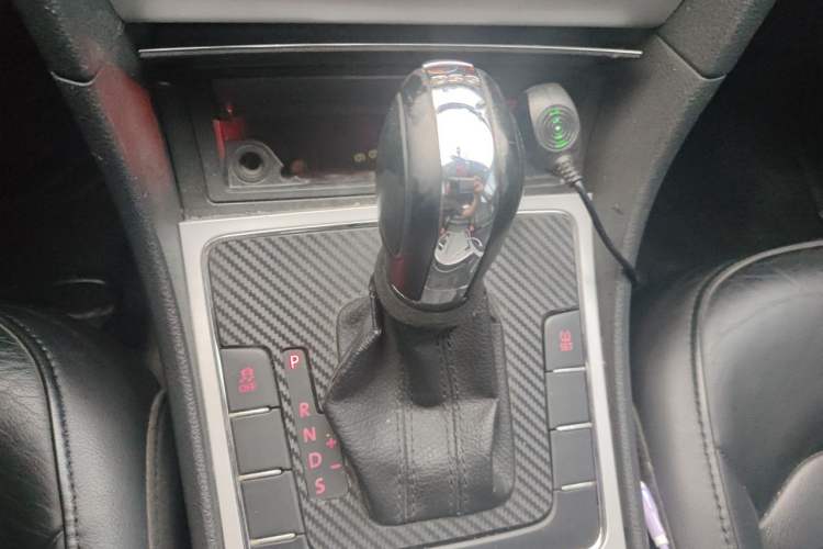 Used Volkswagen Passat 2014 1.8TSI DSG Prestige Edition Gear Lever