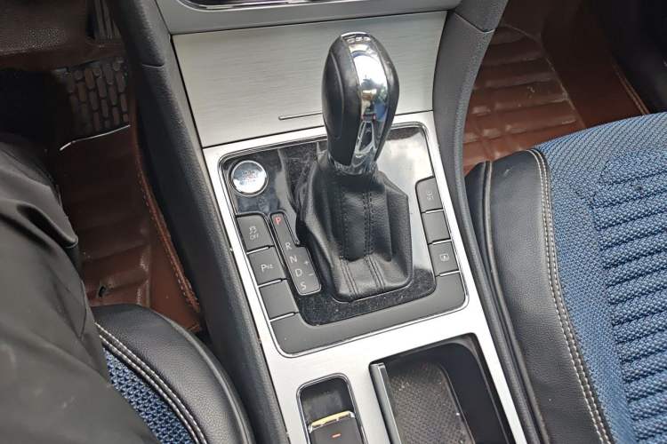 Used Volkswagen Passat 2014 1.8TSI DSG Prestige Edition Gear Lever